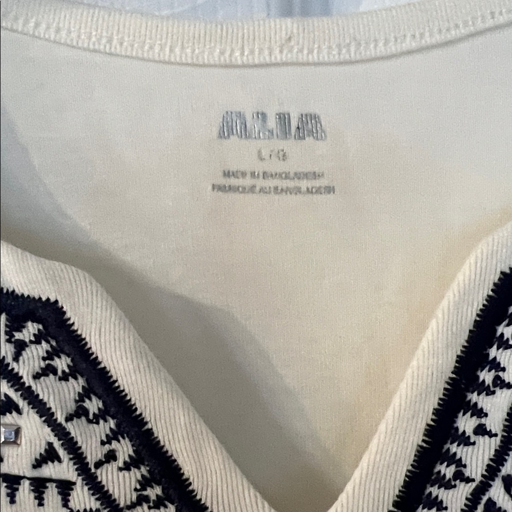 4/$20 Alia Cream Tee with Intricate Black Design - Picture 2 of 4